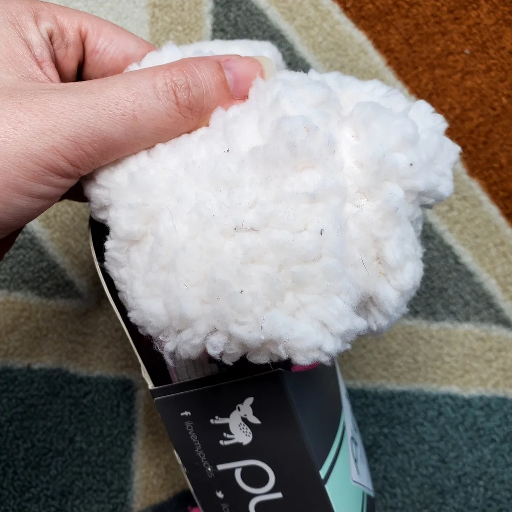 46) PUDUS Ultra Soft Slipper Socks Sz. One Size